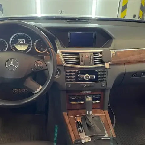 Čistenie interiéru vozidla Mercedes-Benz