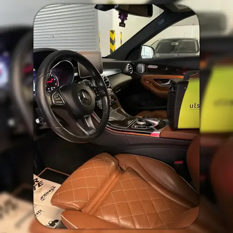 Čistenie interiéru vozidla Mercedes-Benz