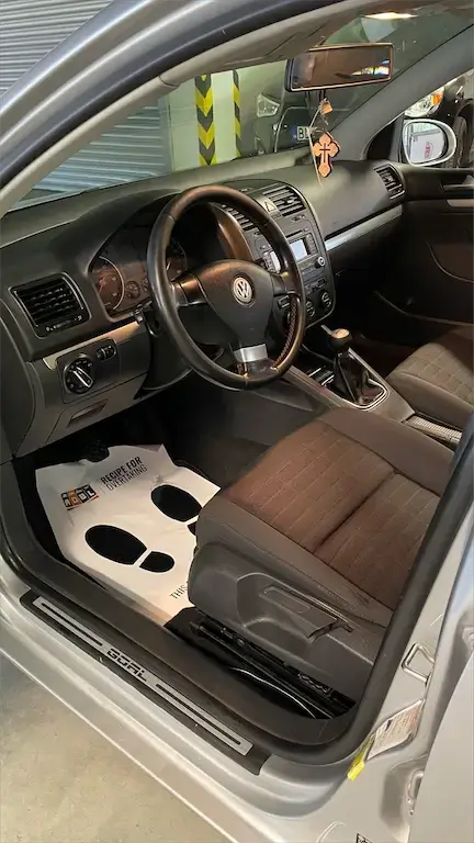 Čistenie interiéru VW v Petržalke