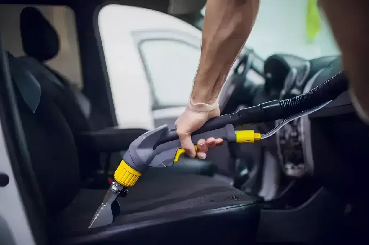 Tepovanie autosedačky extraktorom Kärcher
